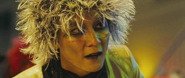 剧情简介:20世纪90年代中国东北,铁头(成龙 饰)和女孩秀秀(徐静蕾 饰)